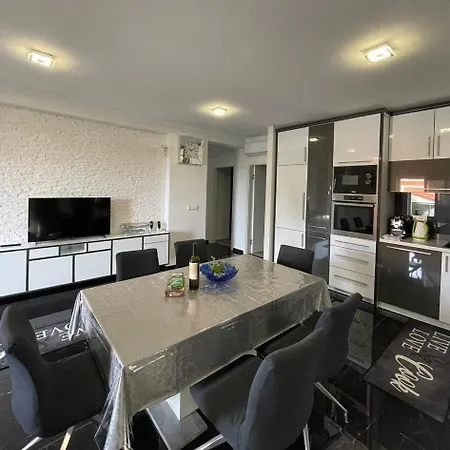 Apartment Dominka *